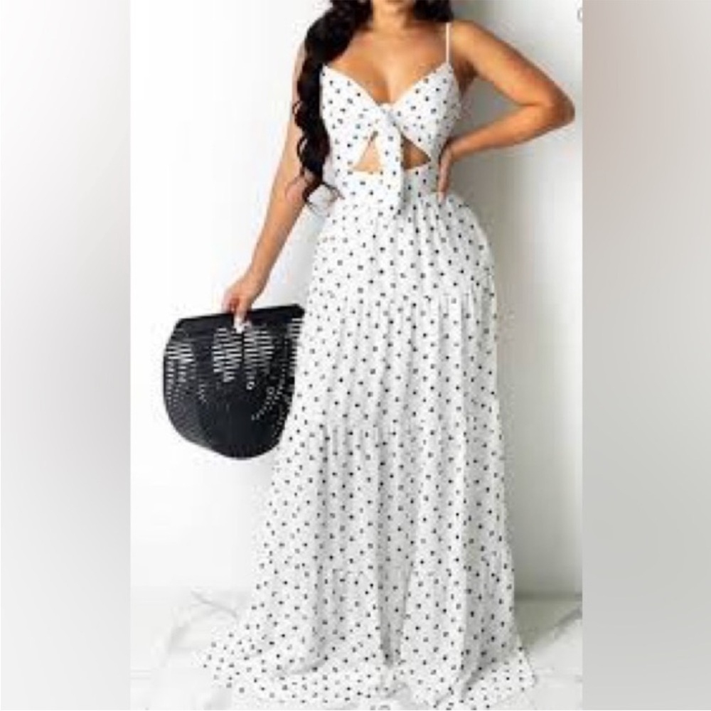 NWT. Changing Threads Small Polkadot Tie Front Cut-Off Front & Back Maxi Dress.